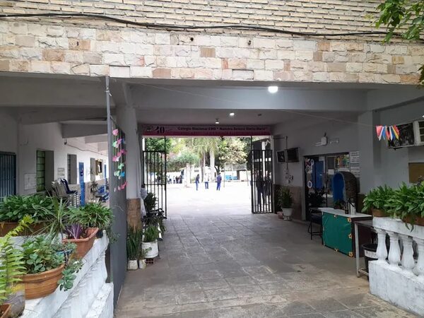 Amenaza en colegio: Clases presenciales vuelven el lunes con resguardo policial - Nacionales - ABC Color