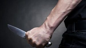Una niña habría sido apuñalada en un aparente intento de feminicidio