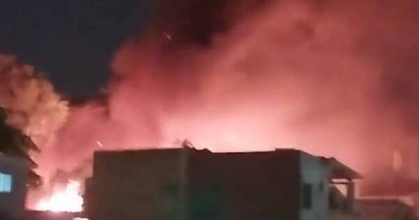 La Nación / Incendió de gran magnitud en zona de Chacarita