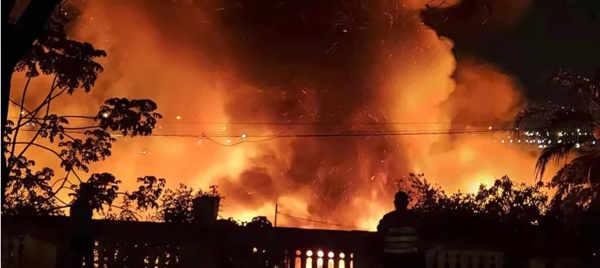 Tremendo incendio en la Chaca deja tres heridos