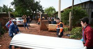 La Nación / Itaipú entregó 1.400 chapas en Alto Paraná y Caaguazú recibirá 10 mil