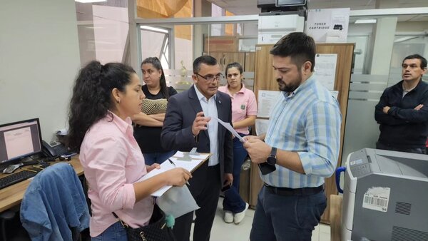 Diario HOY | Documentos mau: acusan a funcionaria municipal de San Lorenzo y a suboficial