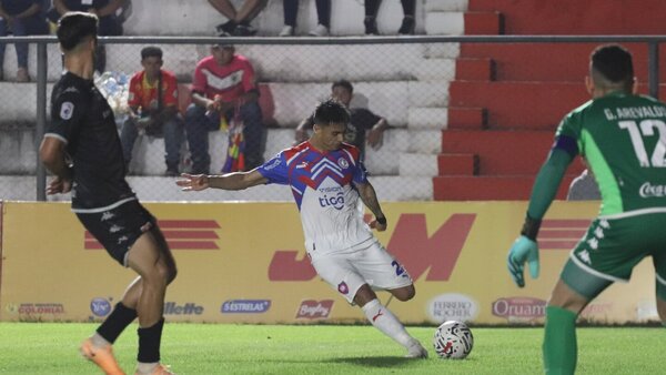 Cerro logra un agónico empate