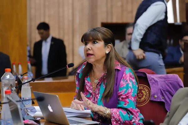 Celeste pide al cartista Bachi Núñez que renuncie a su banca - Política - ABC Color