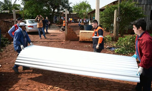 Itaipú entregó 1.400 chapas en Alto Paraná y Caaguazú recibirá 10 mil