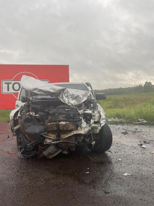 BRUTAL COLISIÓN VEHICULAR EN EL ACCESO A SAN PEDRO DEL PARANÁ