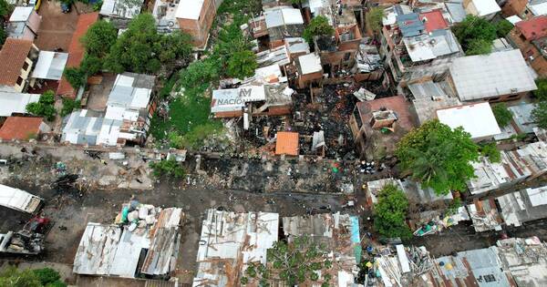 La Nación / Incendio en la Chacharita: Municipalidad de Asunción y MUVH asistirán a familias afectadas