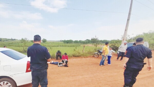 Chancho le salió al paso a una motoqueira y la dejó chalái