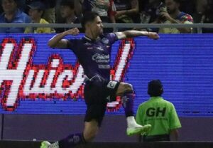 Versus / El golazo de Luis 'Totín' Amarilla ante el América de Richard Sánchez