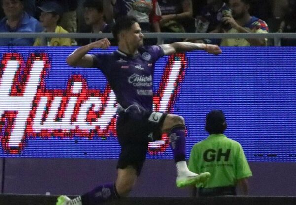 Versus / El golazo de Luis 'Totín' Amarilla ante el América de Richard Sánchez