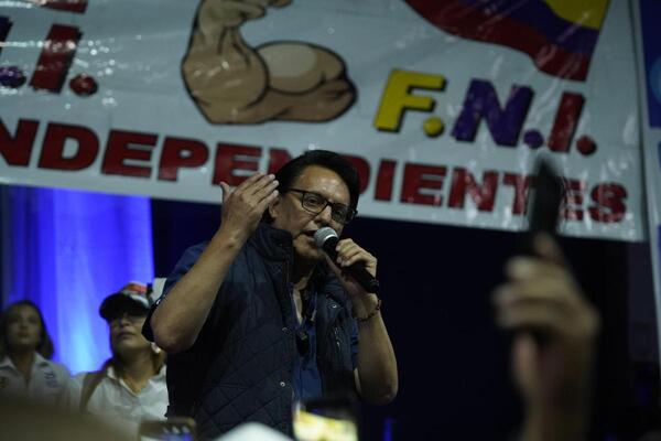 Ejecutan en la cárcel a 6 imputados por el asesinato de Villavicencio | 1000 Noticias