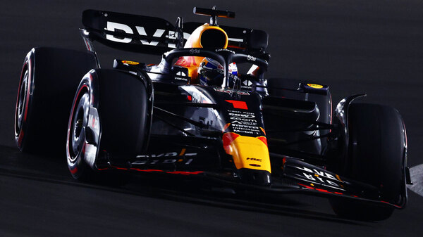Versus / El Rey sigue imparable ¡Max Verstappen es Tri Campeón del Mundo!