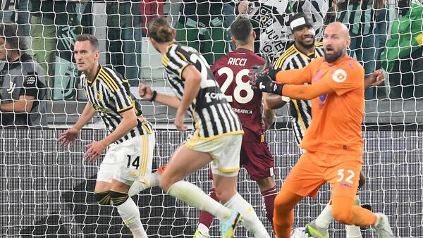 La 'Juve' se refugia en el balón parado