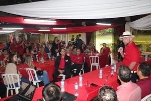 Convencionales apoyan a Cartes y piden más espacio dentro del partido - Megacadena