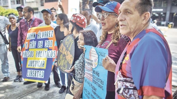 Opositores denuncian ola de persecución del régimen de Maduro
