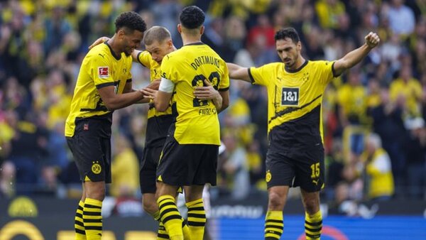 Dortmund se impone ante un Union que no sale de la crisis