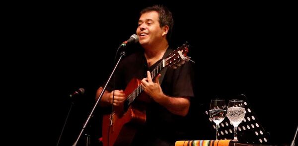 Diario HOY | Cantautor Víctor Riveros celebra 30 años de trayectoria con “Cronología”