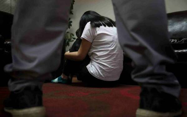 Agarraron a dos fulanos que tenían a la fuerza a una nena de 13 años