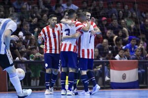 Albirroja de futsal FIFA gana primer amistoso ante Argentina - La Tribuna