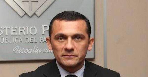 La Nación / Piden juicio oral para funcionaria y agente