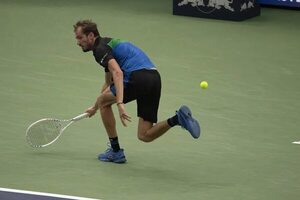 Medvedev cae ante Korda en Masters 1000 de Shanghái, Schwartzman a 3ª ronda - Polideportivo - ABC Color
