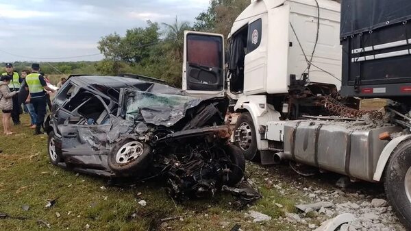 Accidente de tránsito deja dos fallecidos en Emboscada - Nacionales - ABC Color