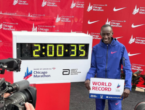 Versus / El keniano Kiptum pulveriza el récord mundial de Kipchoge en el maratón de Chicago