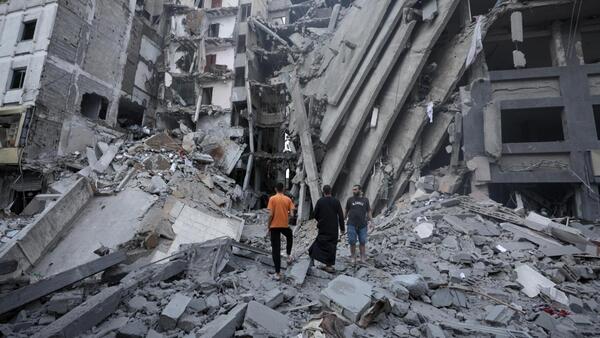 Más de 1.100 muertos en ambos lados en el segundo día de guerra entre Israel y Gaza