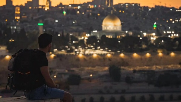 Paraguayo logra salir “sano y salvo” de Israel y cuestiona a la Embajada paraguaya por no brindar asistencia - Radio Imperio 106.7 FM