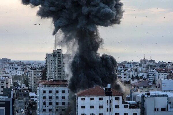 Israel bombardea dos importantes barrios de la ciudad de Gaza y causa más víctimas - Mundo - ABC Color