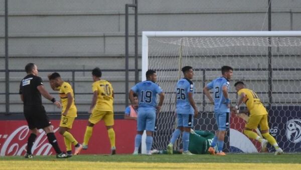 El Sportivo Trinidense golea y le complica más la vida a Resistencia
