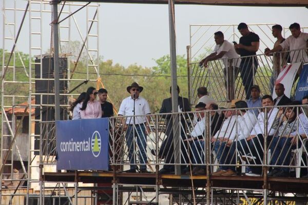 Expo Amambay 2023 estuvo marcada de galardones y reconocimientos en su jornada de apertura