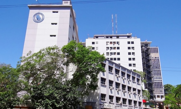 Diario HOY | Susto tras principio de incendio en una oficina de la caja central del IPS