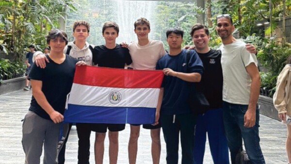 Paraguayos compiten en el mundial de robótica