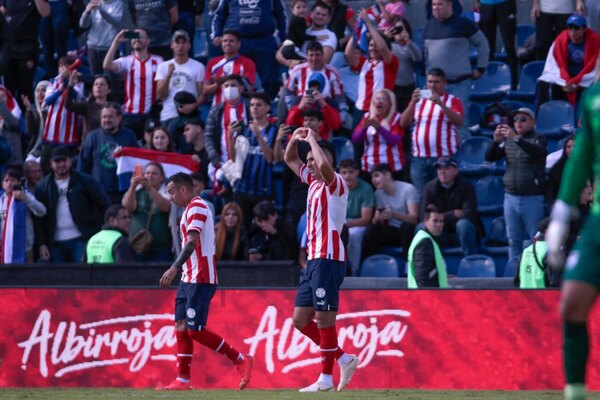 Versus / En venta las entradas para el choque entre Paraguay y Bolivia en Sajonia