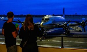 Por amenaza de atentado interrumpen el tráfico aéreo en el aeropuerto de Hamburgo - Mundo - ABC Color