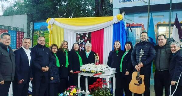 La Nación / Adictos quemaron una escuela en San Antonio