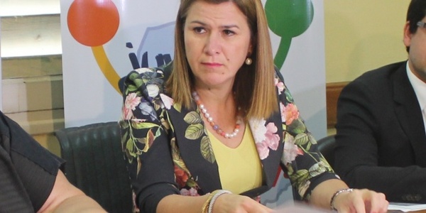 Ministra Barán anuncia auditoría y emisión de bonos para saldar deuda con farmacéuticas