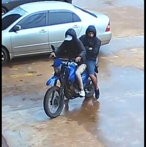 Video: asaltantes robaron dinero en efectivo y cigarrillos de un supermercado - Policiales - ABC Color