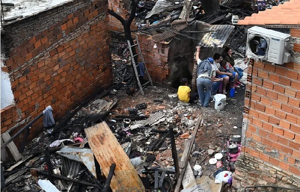 Acción y solidaridad: Municipalidad de Asunción y comunidad unen fuerzas post-incendio en Chacarita