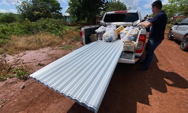 Entregan chapas y víveres a afectados por temporal en Hernandarias