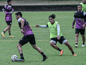 Fuertes discusiones en vestuario de Tacuary tras caída ante Guaraní · Radio Monumental 1080 AM