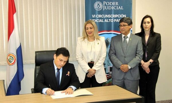 Nuevo juez de CDE tomó posesión del cargo