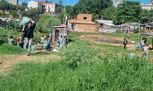 Reubicarán a 14 familias afectadas por el incendio en la Chacarita – Prensa 5