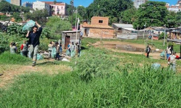Reubicarán a 14 familias afectadas por el incendio en la Chacarita – Prensa 5