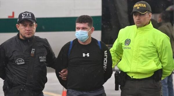 Sicario contestó que desconocía las identidades, en ningún momento dijo que no las recordaba - Radio Imperio 106.7 FM
