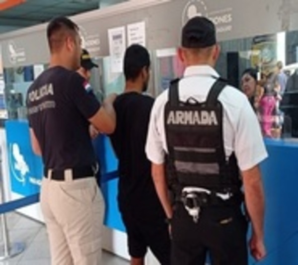 Detienen y expulsan del país a supuesto miembro del PCC - Paraguay.com