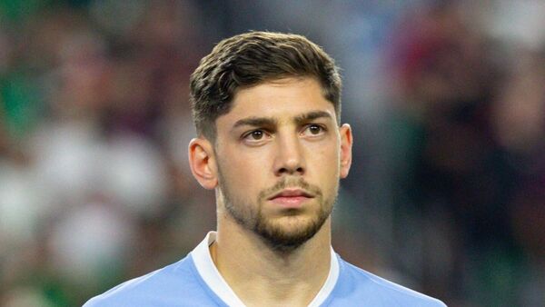 Ronald Araujo y Fede Valverde lideran la lista de Uruguay