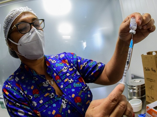 Diario HOY | Pediatras insisten en vacunar a los niños con la hexavalente