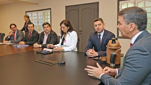 Ejecutivo dispone actualización de la política energética